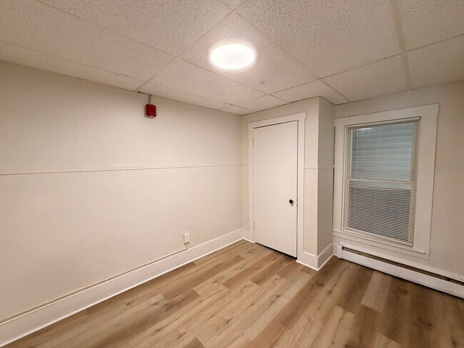 Building Photo - 407 Milton St