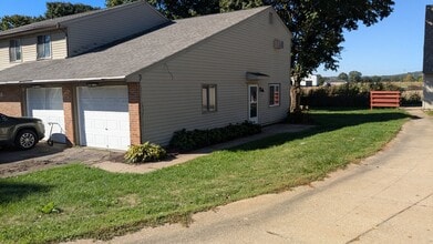 Building Photo - MN Cedar Village (797)