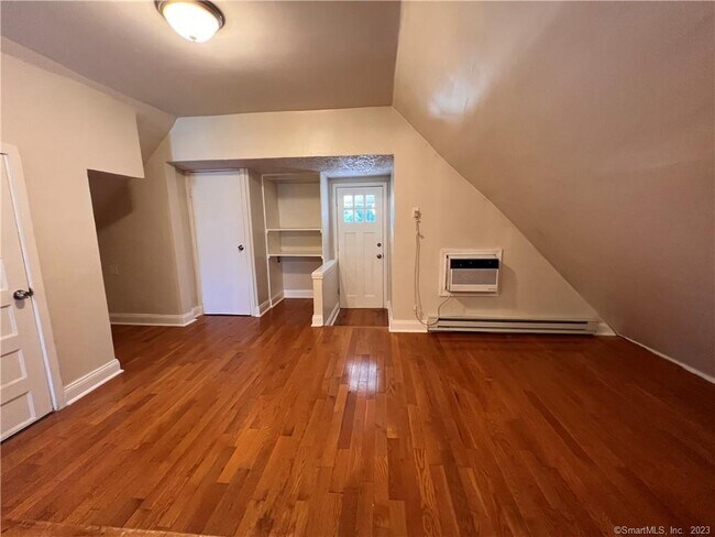 Building Photo - 105 Summerfield Ave