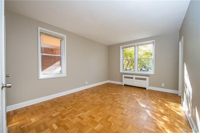 Building Photo - 1133 Midland Ave