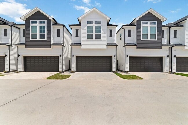 Primary Photo - 3444 Bolin Rd