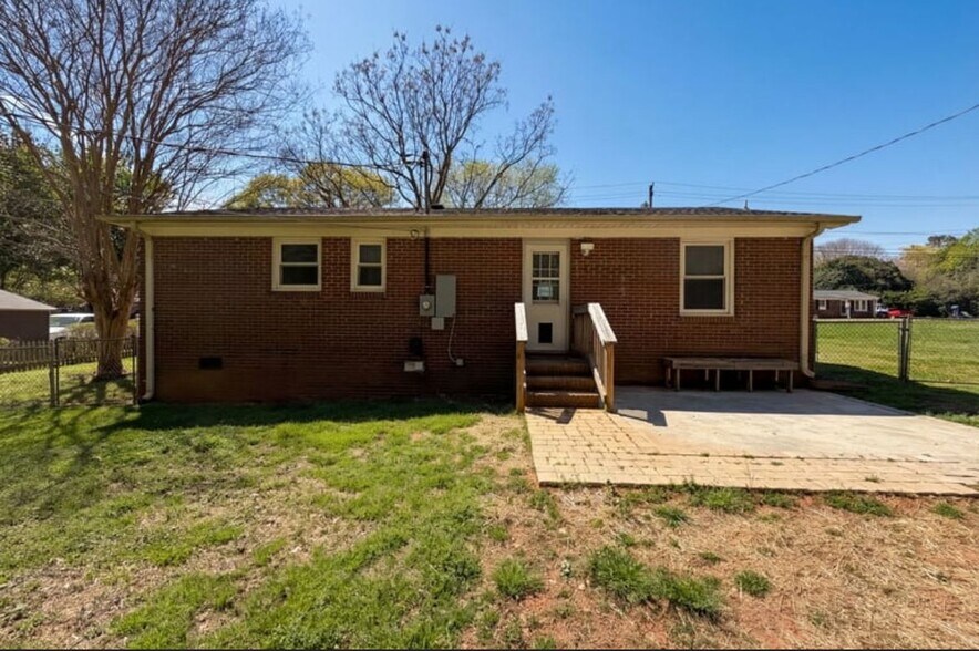 Building Photo - 4402 Ginger Dr