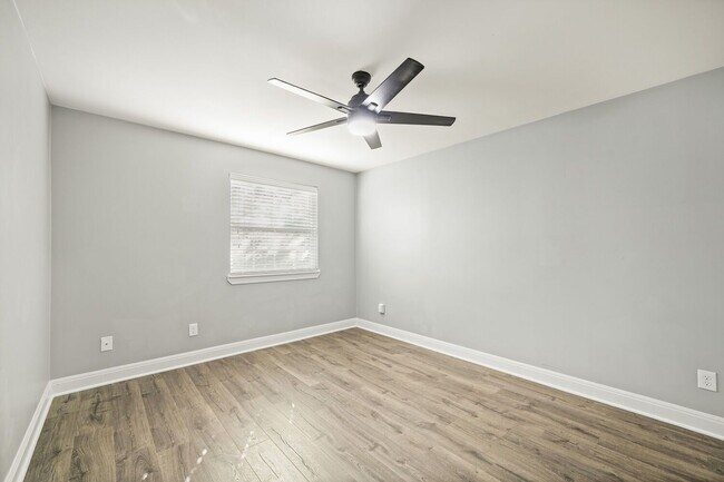 Building Photo - 5001 Canella Dr