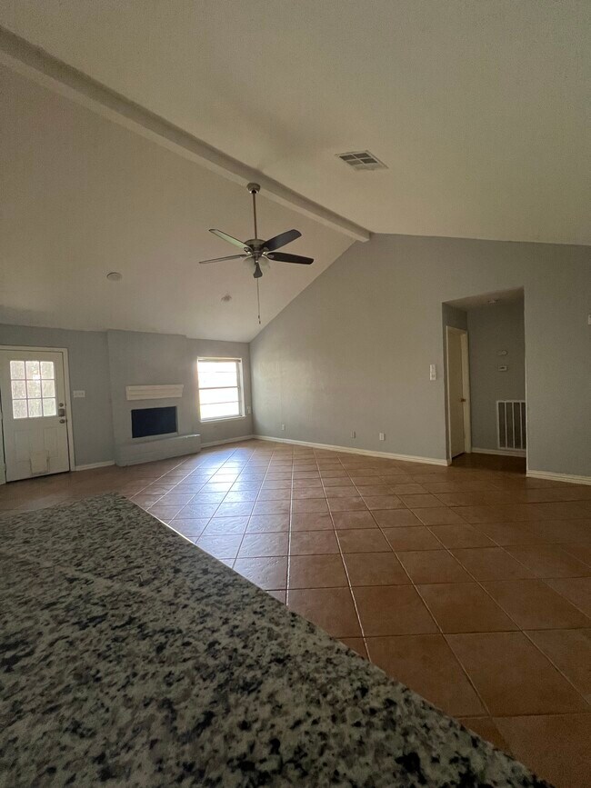 Building Photo - 14715 Spring Lake Dr