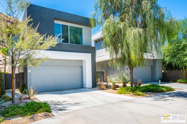 Building Photo - 1009 Iris Ln