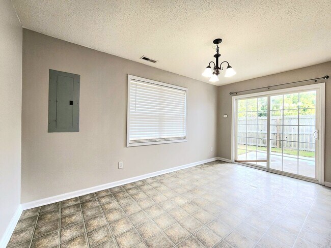 Building Photo - Beautiful 3 bed 2 1/2 bath townhome in a gated community with a pool. Showings Coming Soon!!!