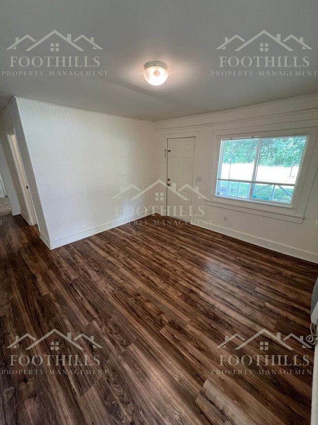Building Photo - Affordable 3 Bedroom Home Near Hwy 28 with...