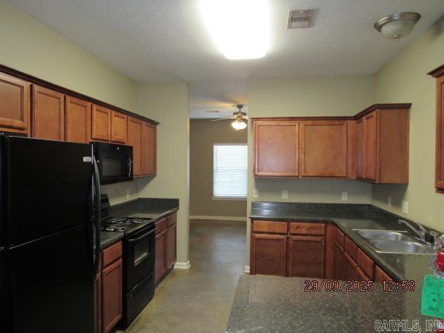 Building Photo - 1410 Robins St