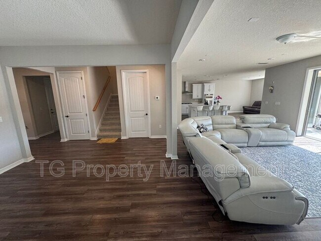 Building Photo - 217 Red Barn Rd