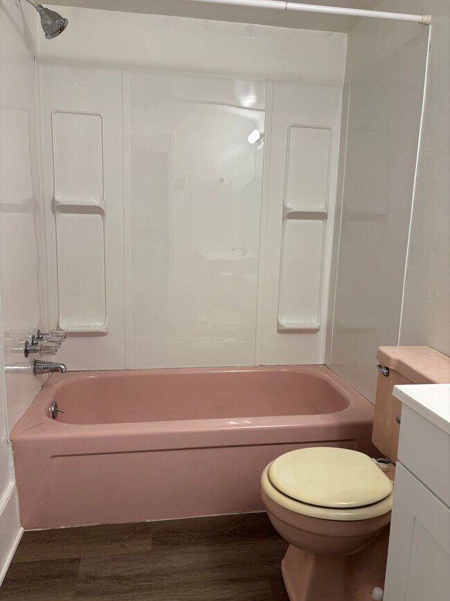 Building Photo - Idlewild Property