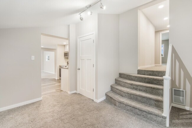 Building Photo - N95W26567 County Rd Q