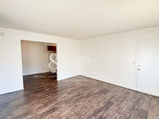 Building Photo - COMING SOON! West Oaks 2 Bed/1 Bath Second Floor Apt in Newcastle!