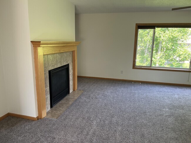 Building Photo - 9141 Leaf Cir