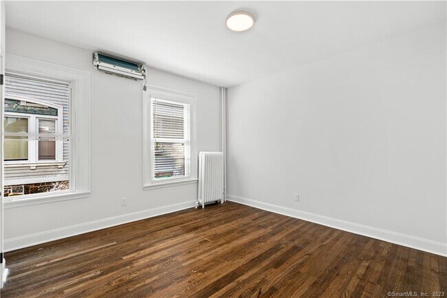 Building Photo - 318 Humphrey St