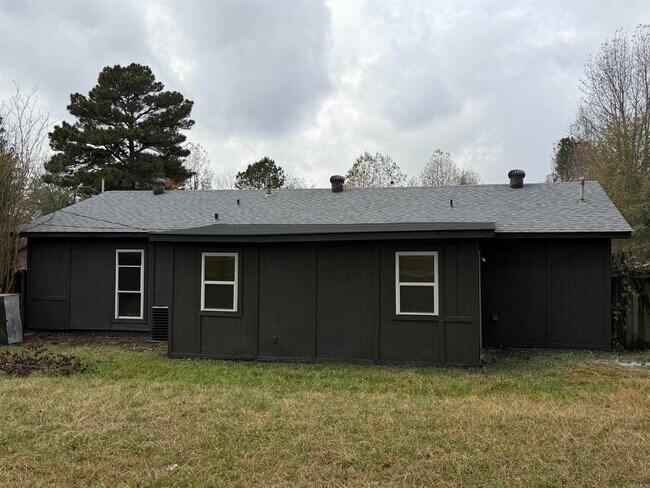 Building Photo - 10911 Vernon Dr