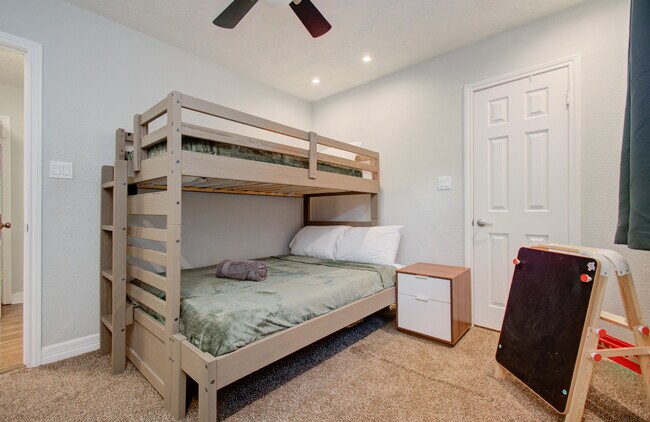 Building Photo - 11102 Hillcroft St