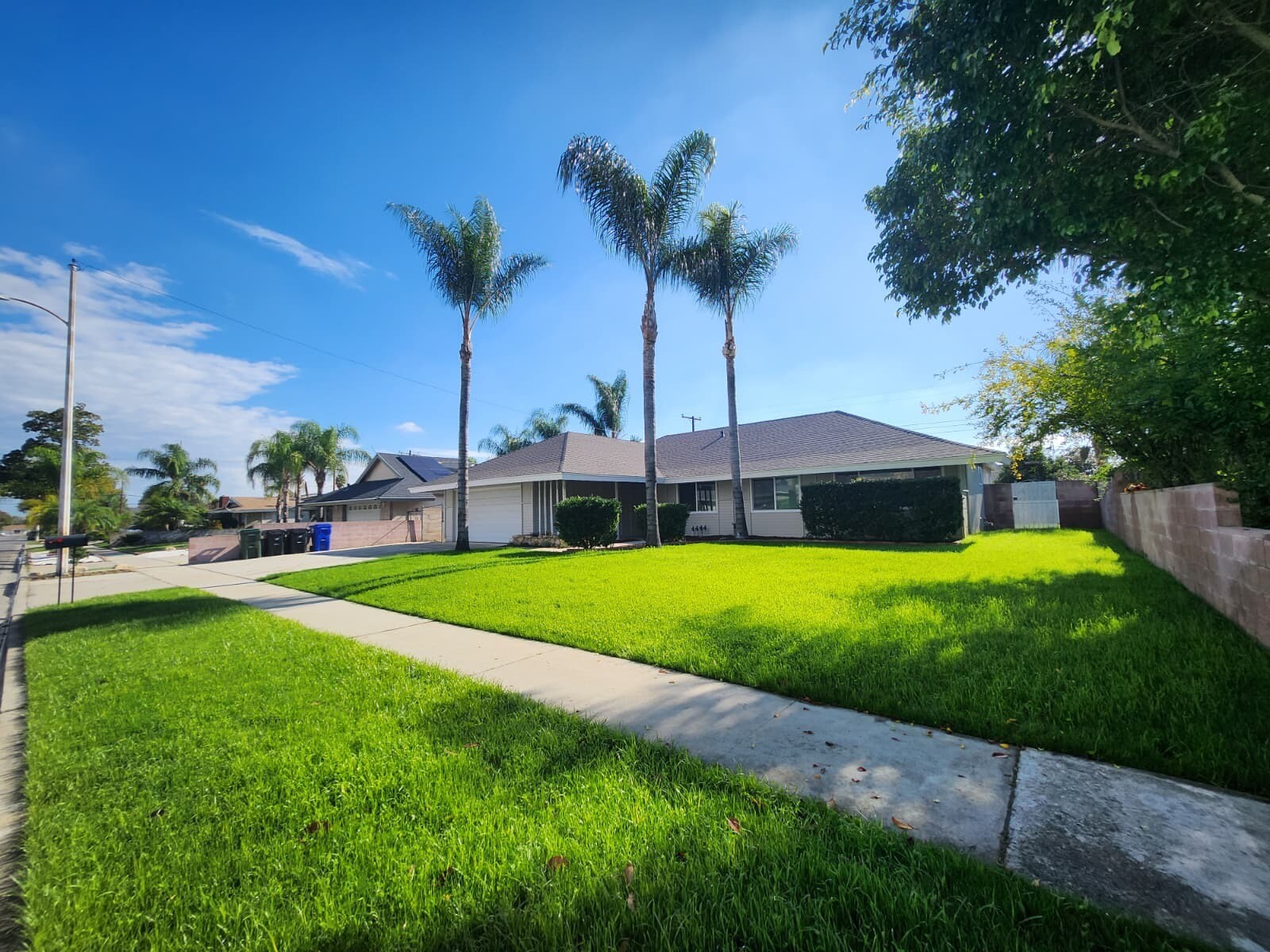 Building Photo - 251 E Heather St