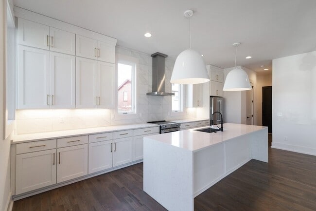 Building Photo - 1009 Garfield St