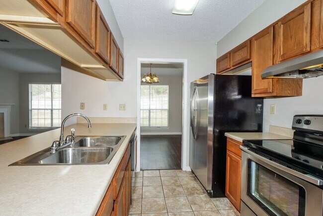 Building Photo - 6940 Brady Hill Dr