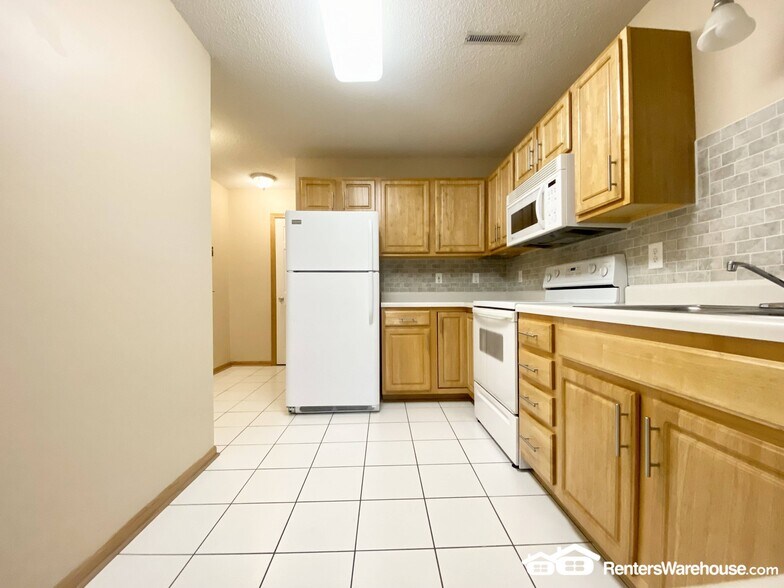 Building Photo - 3701 Brook Ridge Ct