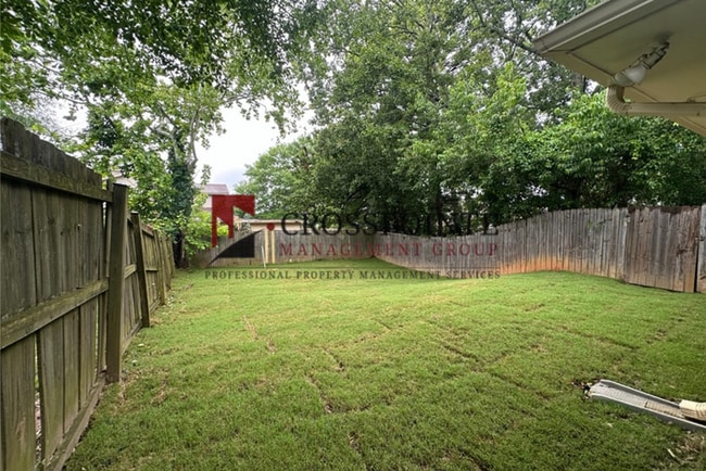 Building Photo - Tour Today! Newly Remodeled 3 Bedroom 2 Bath 2 Car Garage Duplex!