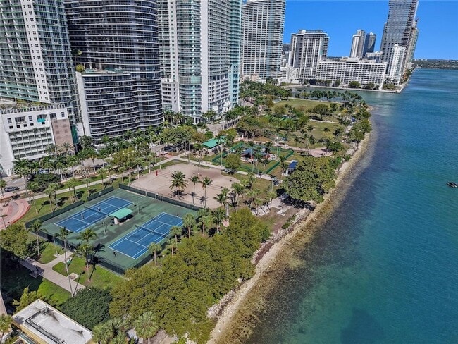 Building Photo - 2001 Biscayne Blvd