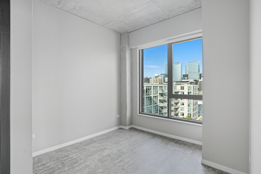 Building Photo - 931 W Washington Blvd