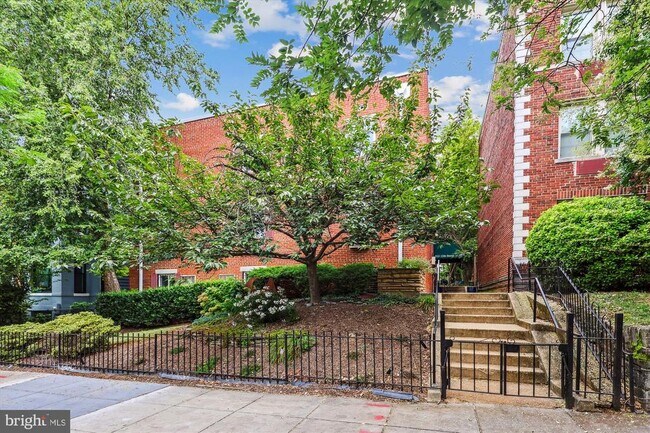 Primary Photo - 513 12th St NE