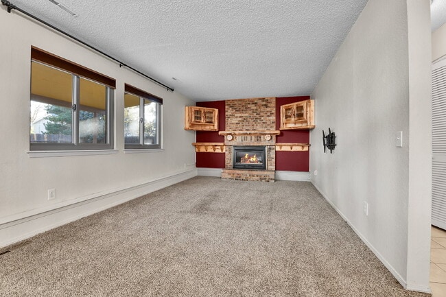 Building Photo - $2,895 - 3 Bed, 2.5 Bath Home in Broomfiel...