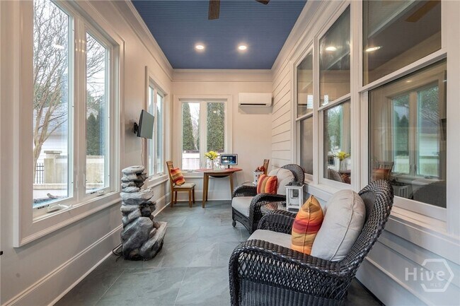 Building Photo - 3530 Greenleffe Dr