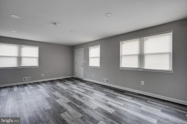 Building Photo - 2327 Wyngate Rd