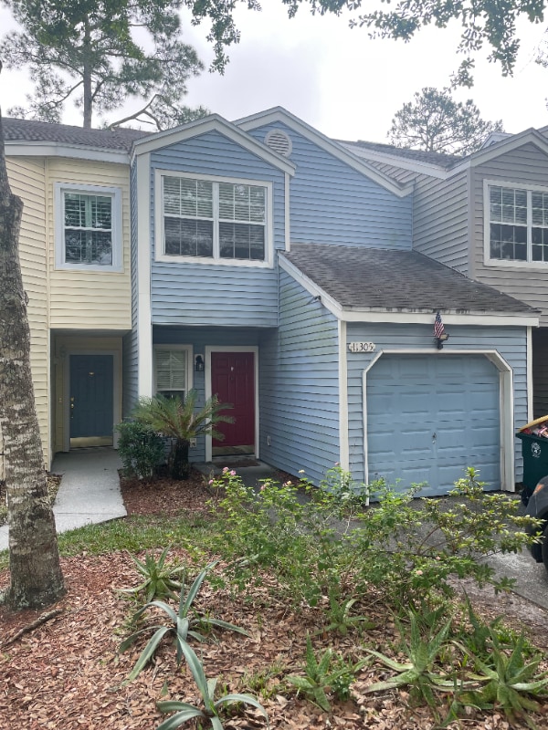 Building Photo - 11305 Lake Mandarin Cir E