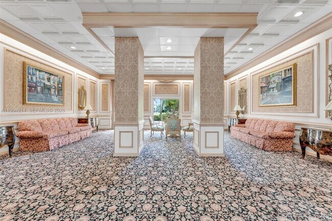 Building Photo - 2500 Parkview Dr