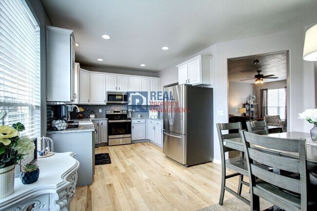 Building Photo - 563 Lost Valley Point