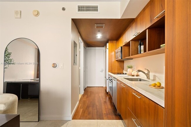 Building Photo - 50 Biscayne Blvd