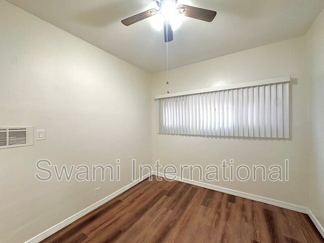 Building Photo - 1665 W 182nd St