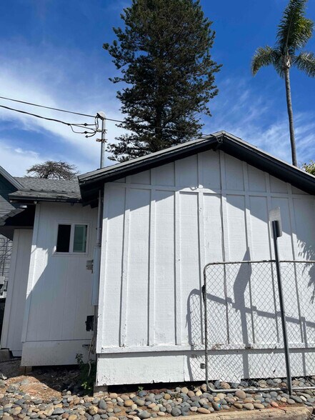 Building Photo - 612 Civic Center Dr