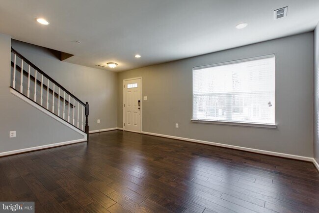 Building Photo - 1314 Hawthorn Dr