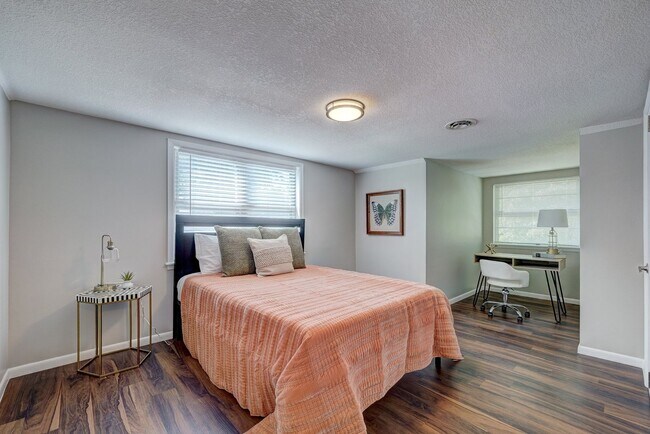 Building Photo - Turnkey Gem: Fully Furnished 5-Bedroom Home with Spacious Layout and Corner Lot!