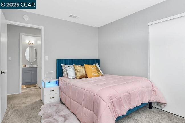 Building Photo - 1072 Maywood Ln