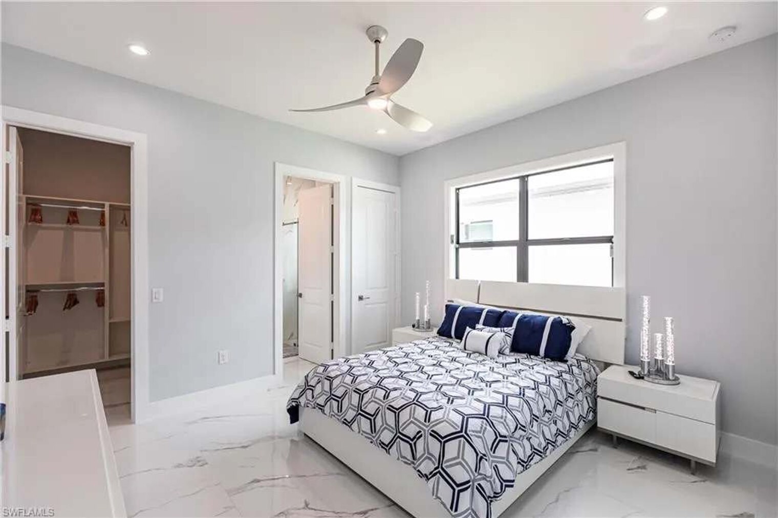 Building Photo - 656 108th Ave N