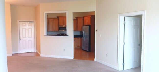 Building Photo - 2 bedroom/ 2 bathroom. Bennington on the Park