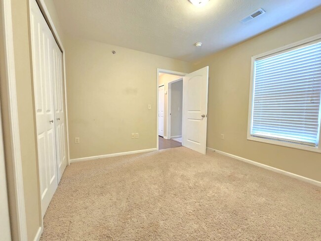 Building Photo - 5640 Irish Way