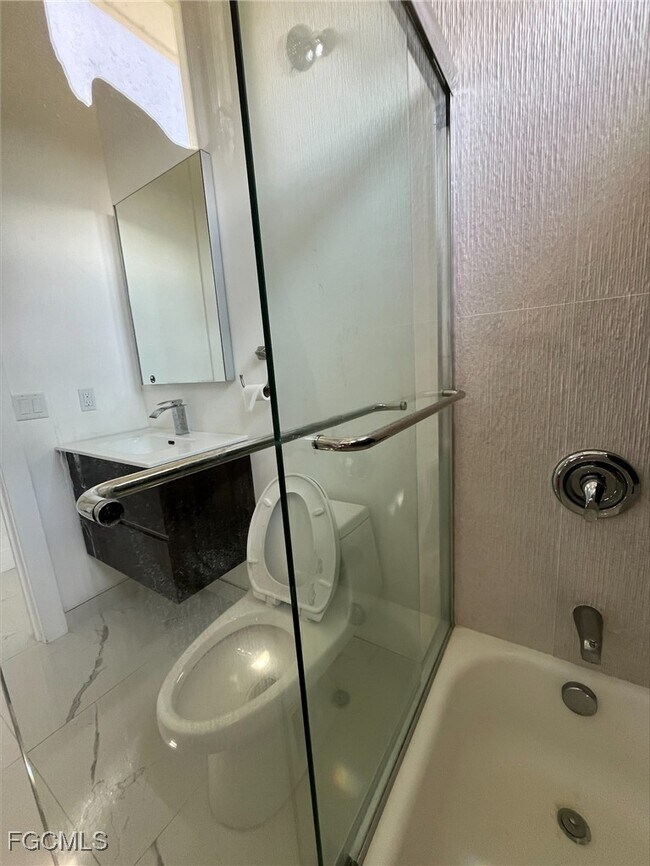 Building Photo - 2716 NW 22nd St