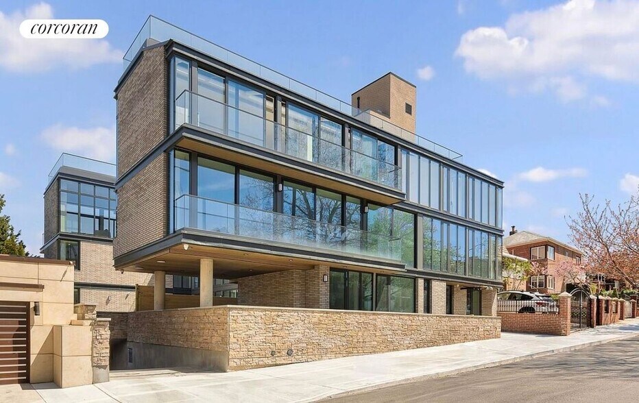 Building Photo - 18-11 21st Dr