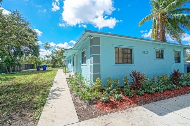Building Photo - 5720 SW 26th St
