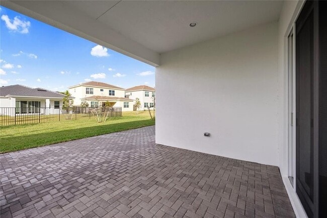 Building Photo - 14941 RedCove Pl