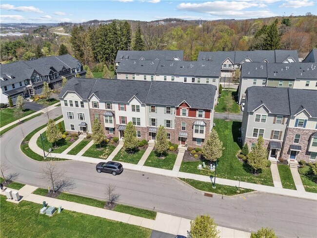 Building Photo - 410 Fairmont Dr