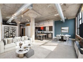 Building Photo - 718 N Washington Ave