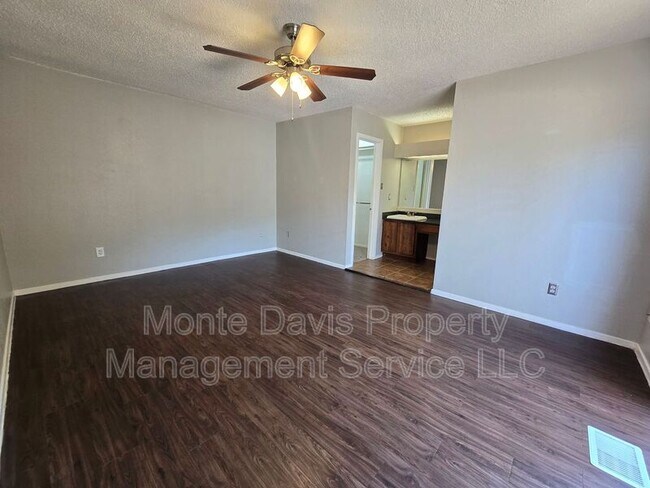 Building Photo - 1713 Cinnamon Path